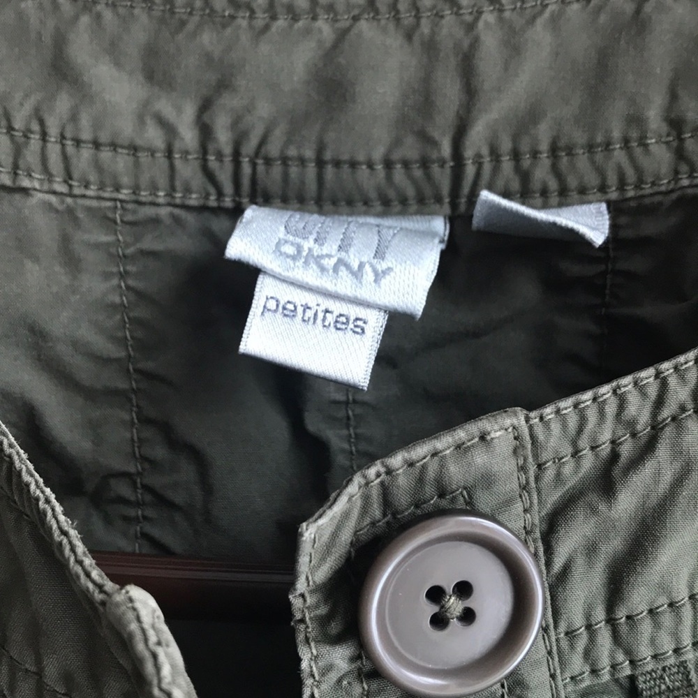 DKNY  CITY DKNY army green waist /crop NWOT 10 petite textured - Picture 11 of 12